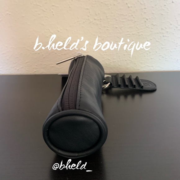 lululemon Easy Clip Golf Pouch in Black Neutral with Silver Zipper OS New NWT - Picture 6 of 16